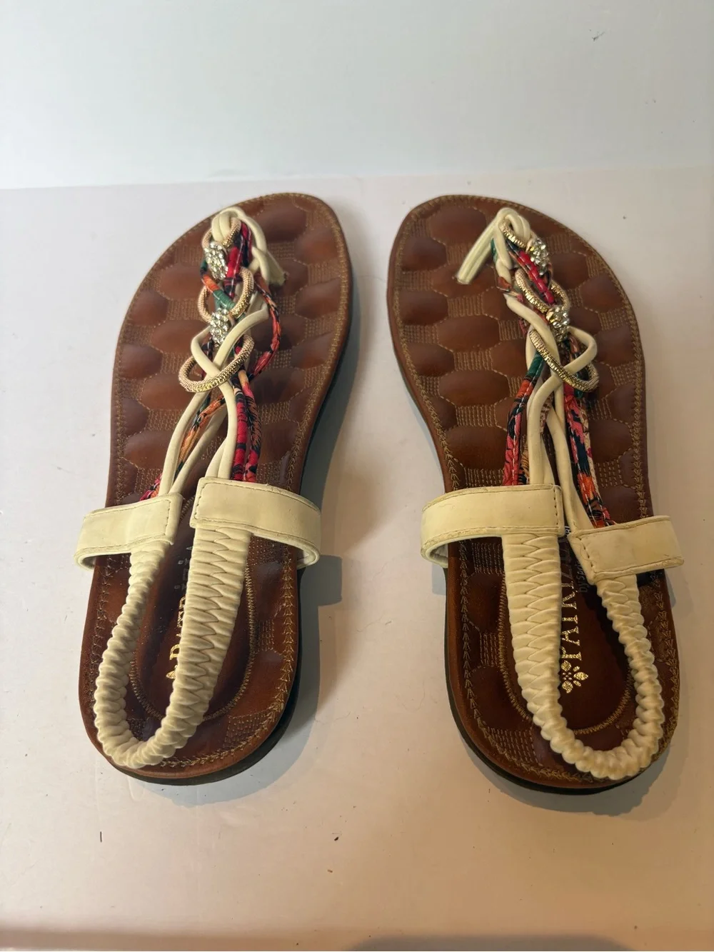Beautiful Patrizia Women’s Cream/Gold Multi Thong Sandals Size 36